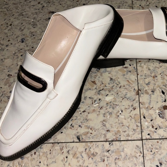 Charles & Keith Metal Accent Step Back loafer - Picture 5 of 5